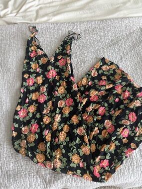 Reformation Floral Black maxi dress GUC XS